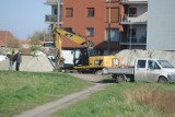 Trwają prace na Jeziorkowskiej. Będą parkingi i jezdnia [ZDJĘCIA]
