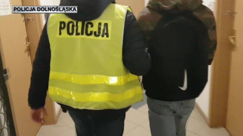 Kradli w galeriach handlowych. Zostali zatrzymani przez policjantów [FILM]