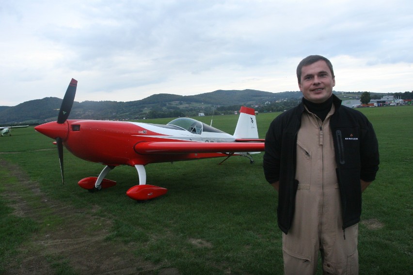 Mistrz Polski w Akrobacji Samolotowej lata w Łososinie Dolnej