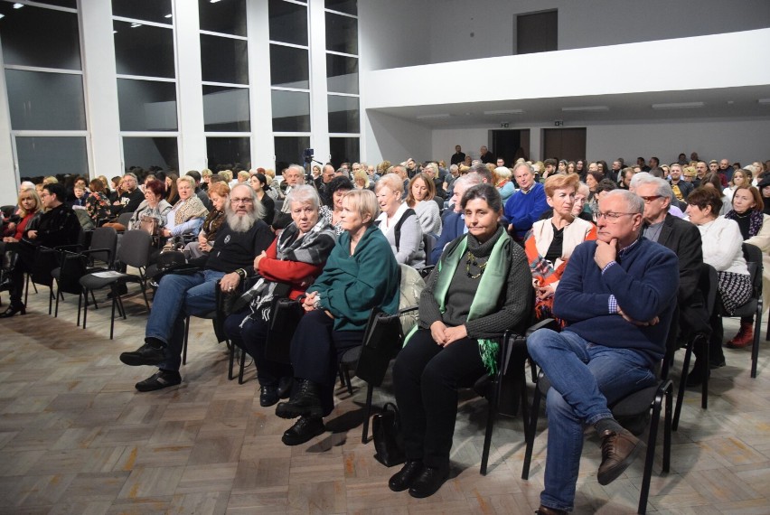 Pełna aula WP-A UAM na koncercie "Konopnickiej trzy wiersze...