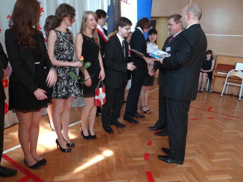 Zakończenie roku szkolnego maturzystów w II LO w Radomsku [ZDJĘCIA]