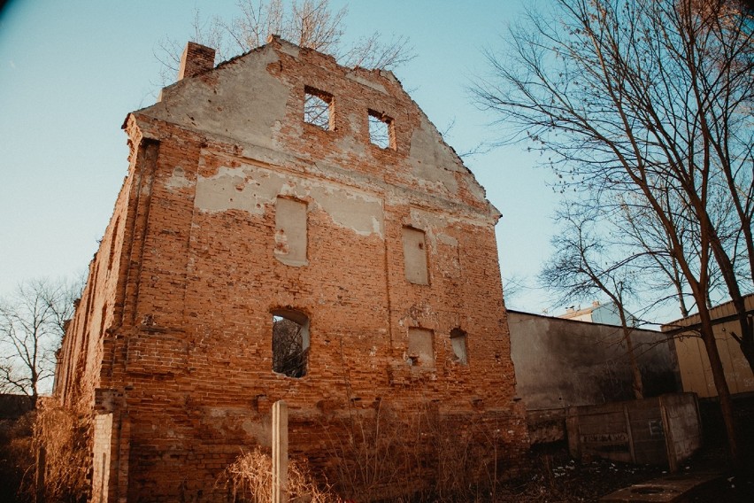 Obornicki klasztor z lotu ptaka. Co skrywają jego mury?