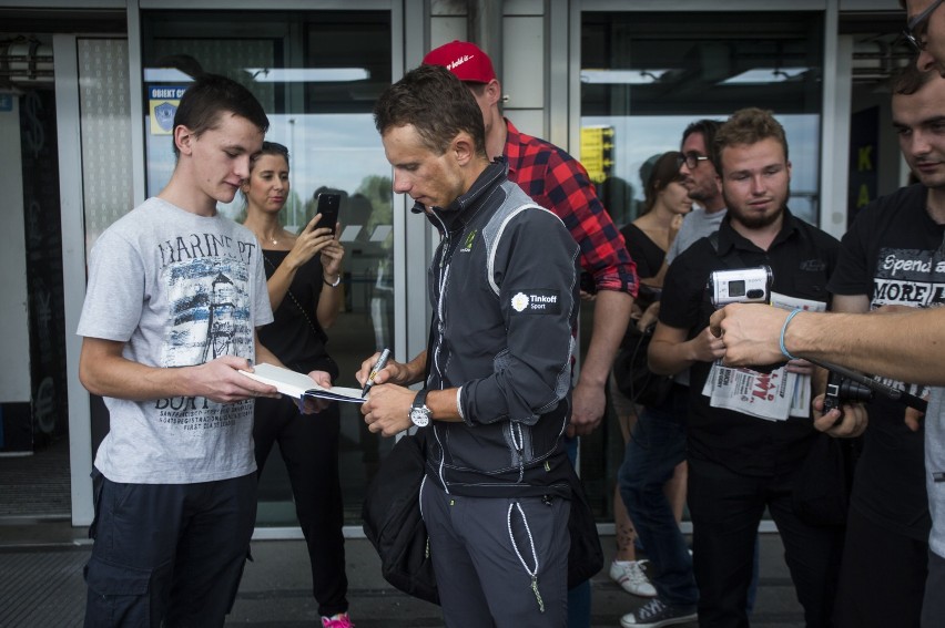 Rafał Majka powrócił z Hiszpanii. Szczęśliwy [ZDJĘCIA]