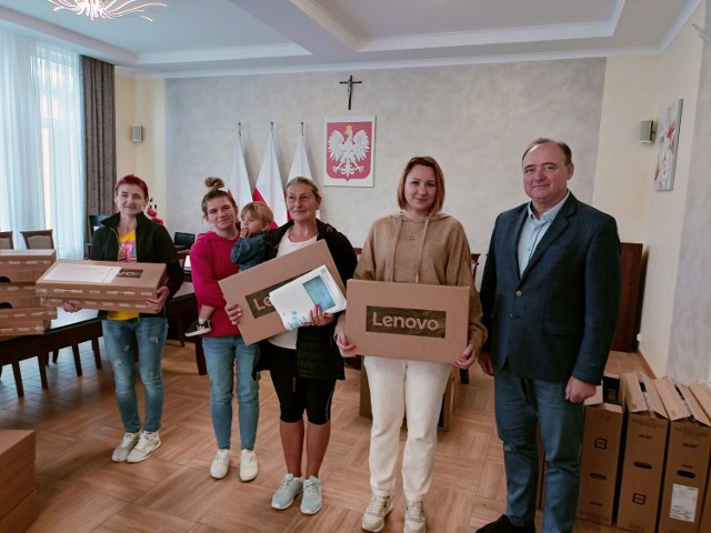 W gminie Orły koło Przemyśla trwa akcja rozdawania bezpłatnych komputerów dla dzieci z rodzin popegeerowskich.