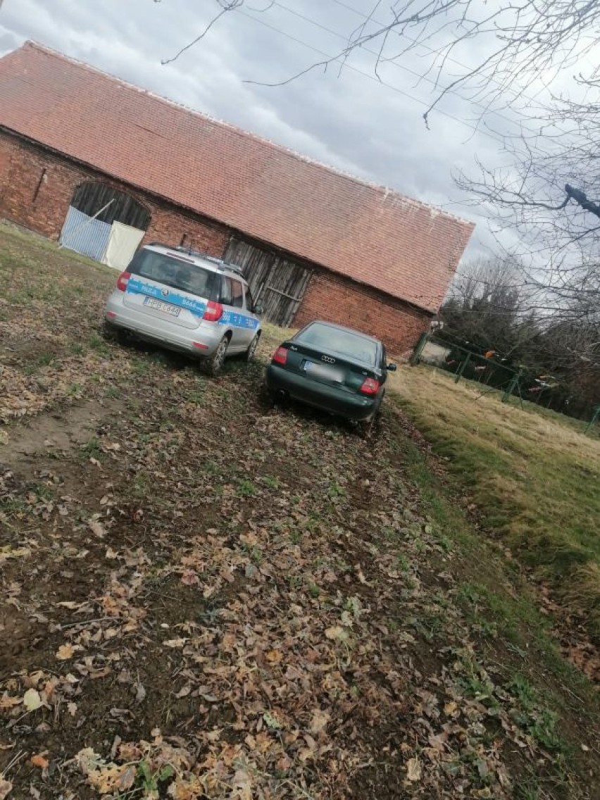 Policjanci ruszyli w pościg za mężczyzną w Zgorzelcu, który jechał bez prawka, pod wpływem narkotyków i z pękniętą przednią szybą