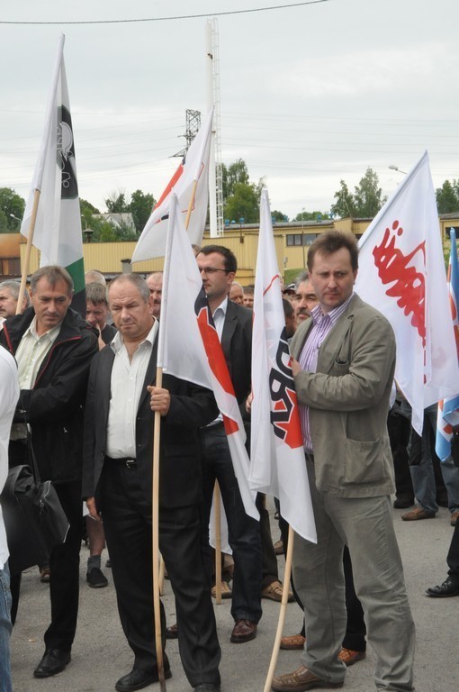 Protest na drodze krajowej nr 94. Pracownicy ZGH &quot;Bolesław&quot; domagają się niższych opłat za energię