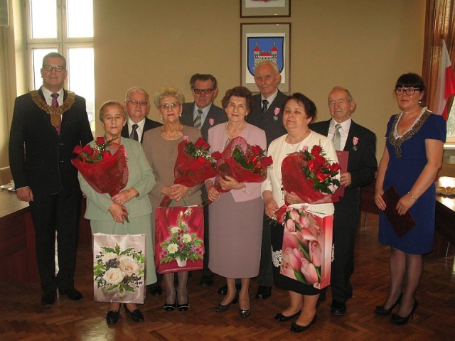 Cztery pary świętowały jubileusz pożycia małżeńskiego. Aby uczcić 50 - lecie małżeństwa otrzymali medale od Prezydenta RP.