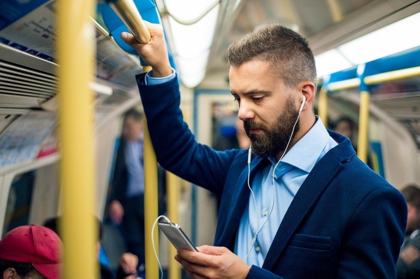 Wielka Brytania

Nie należy rozmawiać z ludźmi w metrze. Dla...