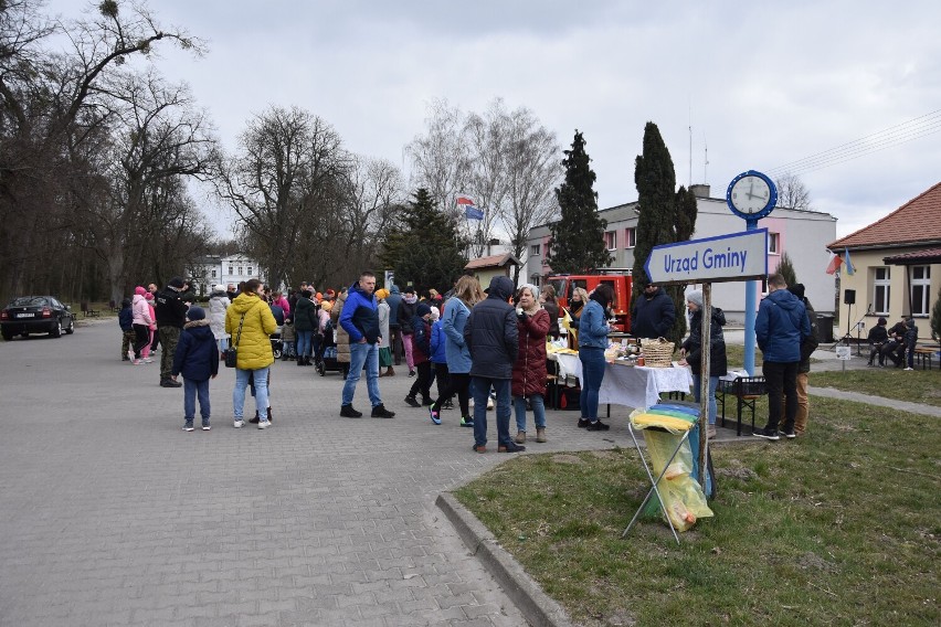 Brodnica: II Sąsiedzkie Spotkanie Przedwielkanocne i pomoc dla Mai. Zobacz zdjęcia z dzisiejszego kiermaszu