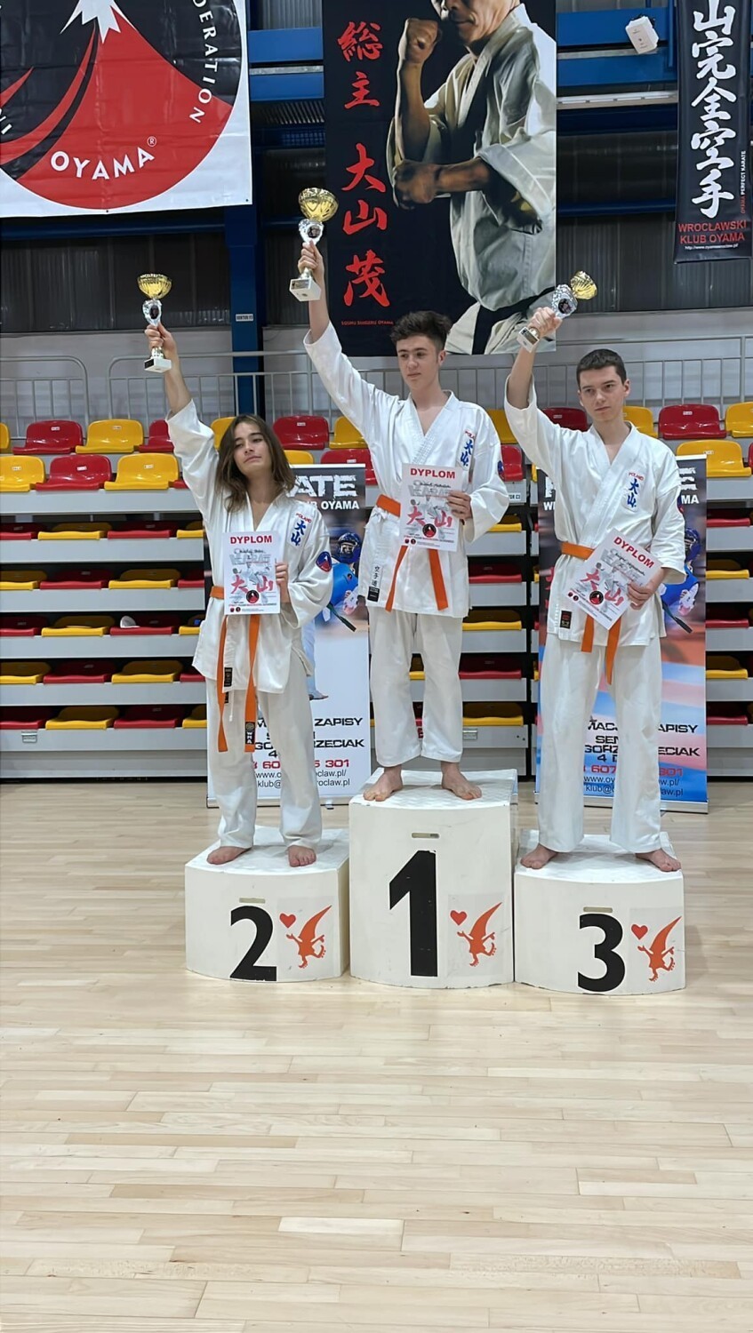 Zawodnicy darłowskiego klubu na podium w zawodach Oyama Karate