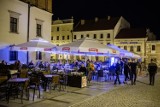 Które puby w Tarnowie są najpopularniejsze? Oto lokale z najlepszymi opiniami w Google. Można w nich spędzić świetny czas ze znajomymi