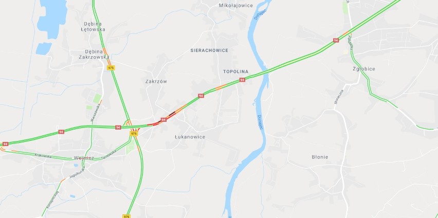 Wypadek w Wojniczu. Zderzenie ciężarówki z samochodem osobowym. Dwie osoby ranne. Lądował helikopter LPR. Utrudnienia na DK 94