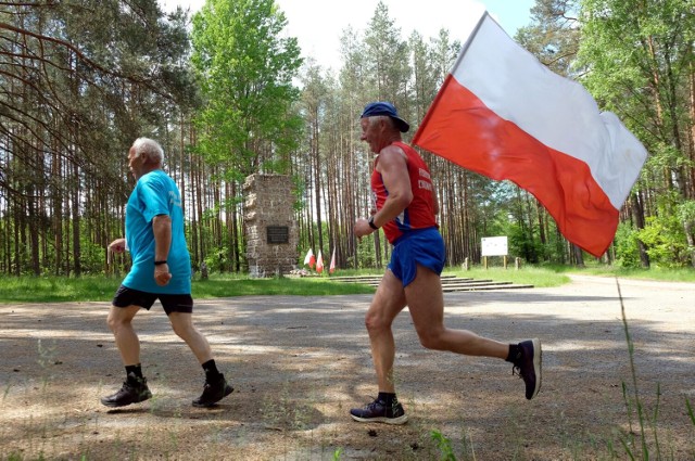 Blisko 60 zawodników z sześciu województw ukończyło pierwszą edycję biegu „Walki o Pamięć” w Czarnem.