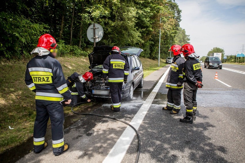 Pożar samochodu w Wałbrzychu