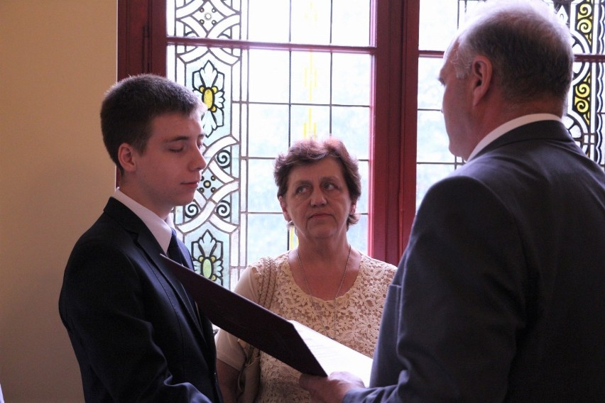 Starosta nagrodził najlepszych absolwentów w roku szkolnym 2016/2017 w Złotowie