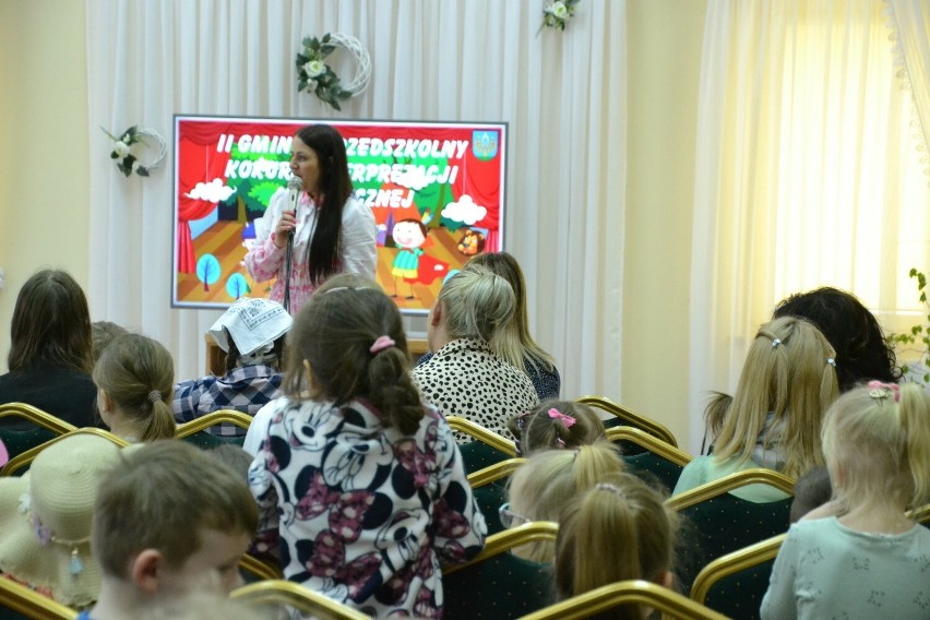 W Radomicach przedszkolaczki przepięknie recytowały najpiękniejsze wiersze. Zdjęcia