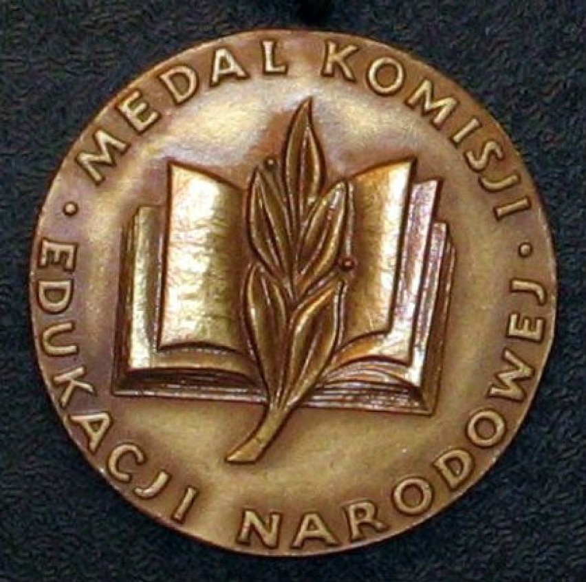 Medal Komisji Edulacji Narodowej otrzymali Małgorzata Tomela...