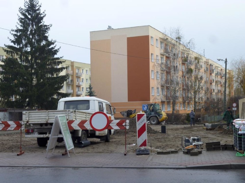 Inwestycje w Chodzieży: Powstaje nowy parking przy MOPS...