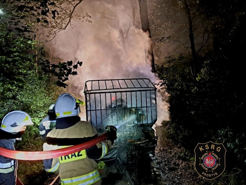Pożar w Grądach pod Małkinią Górną. 7.07.2023 zapaliła się przyczepa wypełniona sianem
