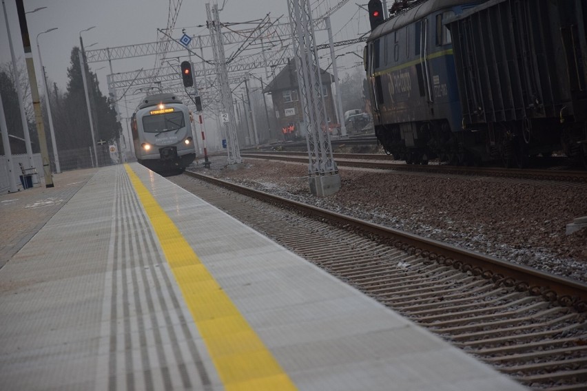 PKP PLK podpisały umowy na budowę przystanku kolejowego w Izabelowie koło Zduńskiej Woli