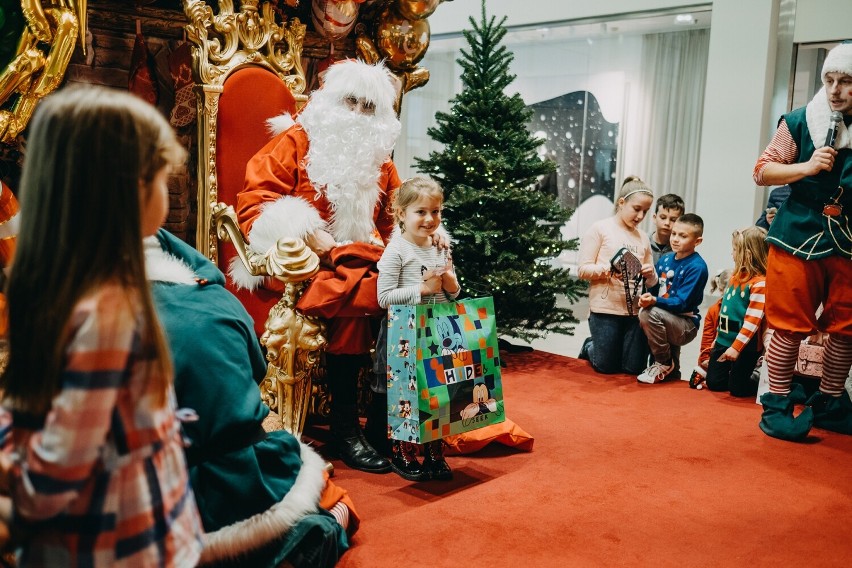 Święty Mikołaj spotkał się z dziećmi w Galerii Sanowa w Przemyślu [ZDJĘCIA]
