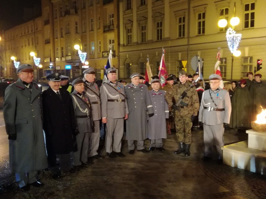 Pomnik Józefa Piłsudskiego w Kaliszu uroczyście odsłonięty