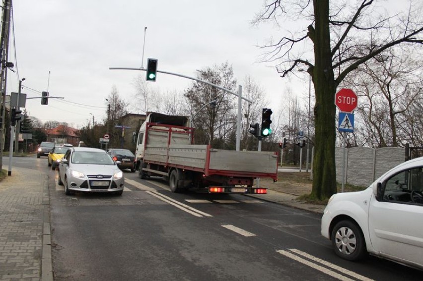 Nowe oświetlenie na Opatowickiej