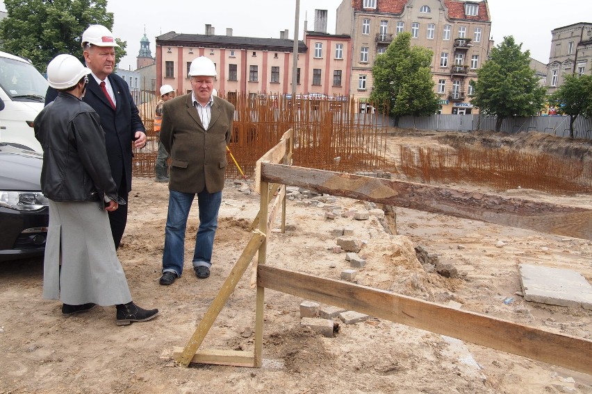 Rewitalizacja targowiska idzie zgodnie z planem