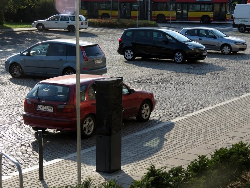 Koniec darmowego parkowania pod Urzędem Wojewódzkim (ZDJĘCIA)