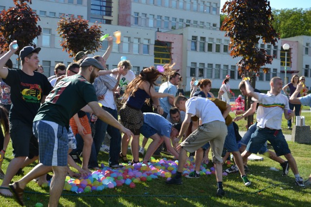 A tak studenci bawili się podczas bitwy na balony (Bachanalia 2013)