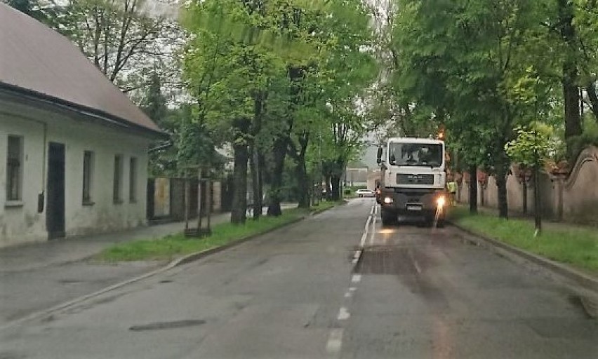 Prace i związane z nimi utrudnienia na ulicy Tuchowskiej...