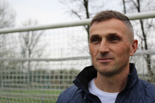Piotr Gruszka ma 47 lat, gra w oldbojach Cracovii. Z „Pasami” w 1990 roku zdobył mistrzostwo Polski juniorów.