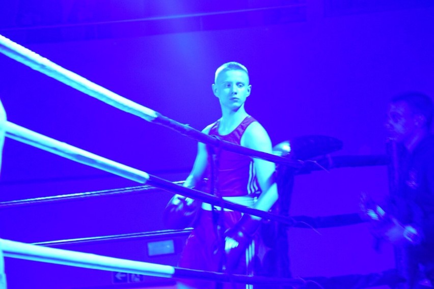 Wasiakowski Boxing Show w Bolszewie. Na ringu skrzyżowali rękawice utalentowani pięściarze z regionu |ZDJĘCIA