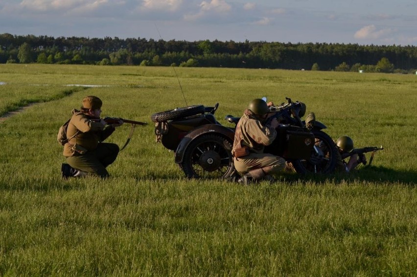 Ostrów: Rekonstrukcja bitwy pomiędzy wojskami radzieckimi a hitlerowskimi w Michałkowie [ZDJĘCIA]