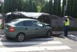 Wypadek na ulicy Skarszewskiej w Kaliszu. Trzy osoby poszkodowane. ZDJĘCIA