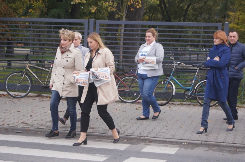 Wybory Radomsko 2019: Wyborczy czwartek na targowisku w Radomsku [ZDJĘCIA]