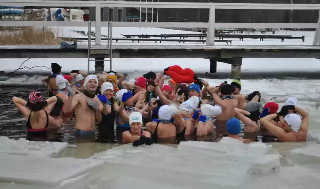 Morsowanie i rugby na wolsztyńskiej plaży