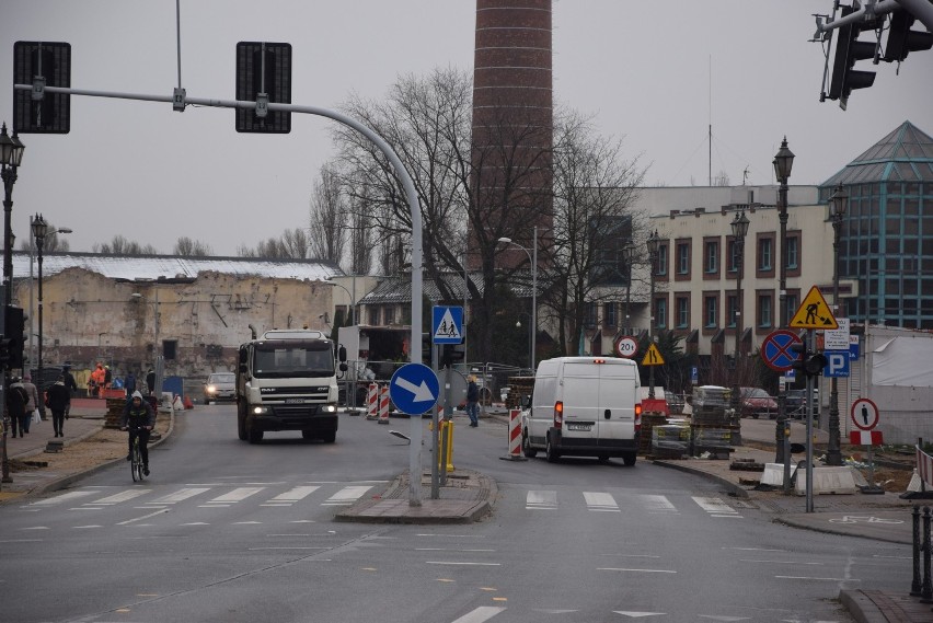 Zobacz kolejne zdjęcia. Przesuwaj zdjęcia w prawo - naciśnij...