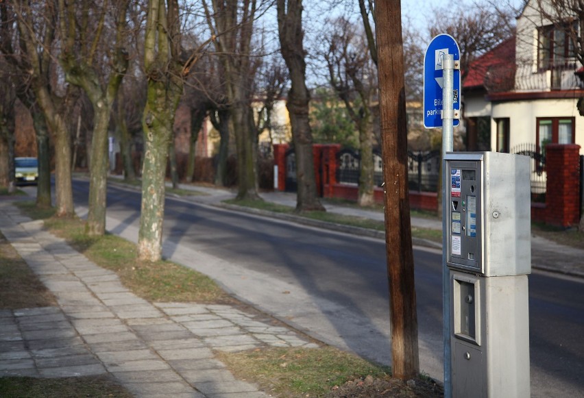 Strefa płatnego parkowania w Piotrkowie: nowe stawki, nowy obszar (aktualizacja)