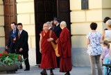 Dalajlama XIV podczas wykładu na UW