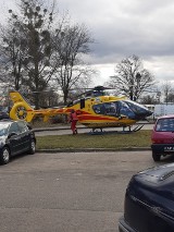 Wypadek w Zabrzu. Kierowca zasłabł i uderzył w inny samochód. Na miejscu lądował helikopter LPR.