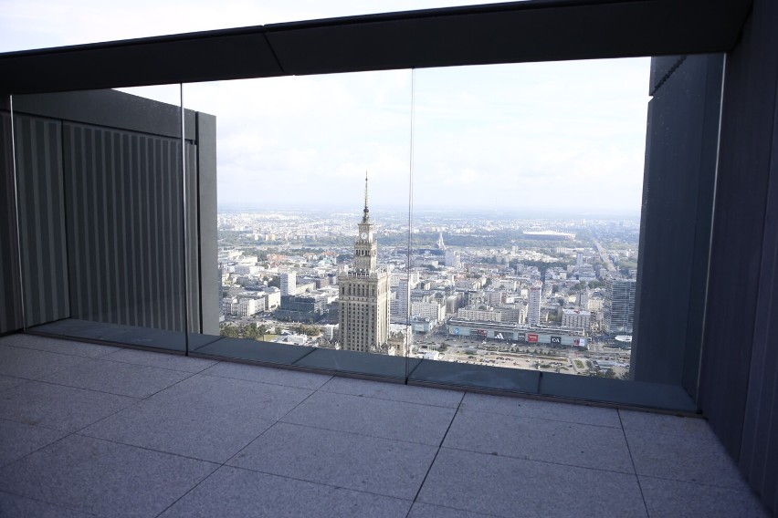 Varso Tower otwarty. Tak wygląda najwyższy budynek w Unii Europejskiej. Weszliśmy na szczyt