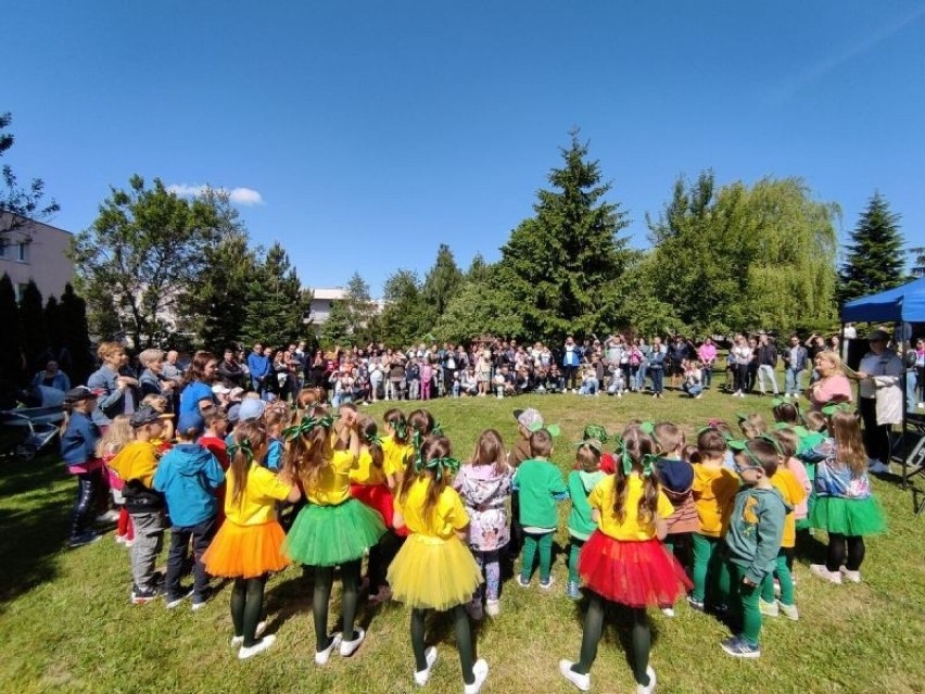 Festyn rodzinny w Przedszkolu Samorządowym numer 14 imienia Marii Kownackiej w Kielcach. Dzieci wspaniale się bawiły. Zobaczcie zdjęcia
