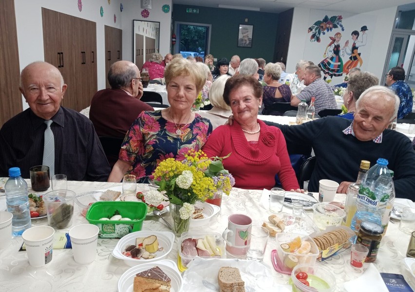 Klub Seniora "Ustronie" ze Skierniewic świętował zbliżający się Dzień Matki