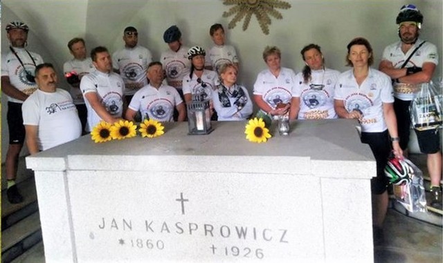 Po 6 dniach podróży ekipa rowerzystów z Inowrocławia dotarła na Harendę, gdzie ostatnie lata życia spędził Jan Kasprowicz