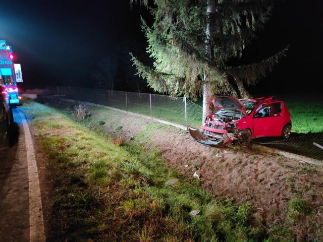 Wypadek w Wielopolu wyglądało bardzo groźnie. Jedna osoba trafiła do szpitala