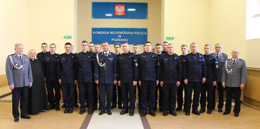 Nowi policjanci w Komendzie Powiatowej Policji w Wągrowcu [ZDJĘCIA]