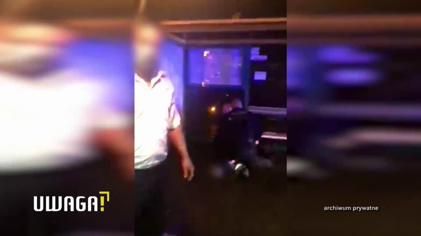 Wsiadł do autobusu z hulajnogą. Twierdzi, że nie pił alkoholu. Policja użyła siły [WIDEO]