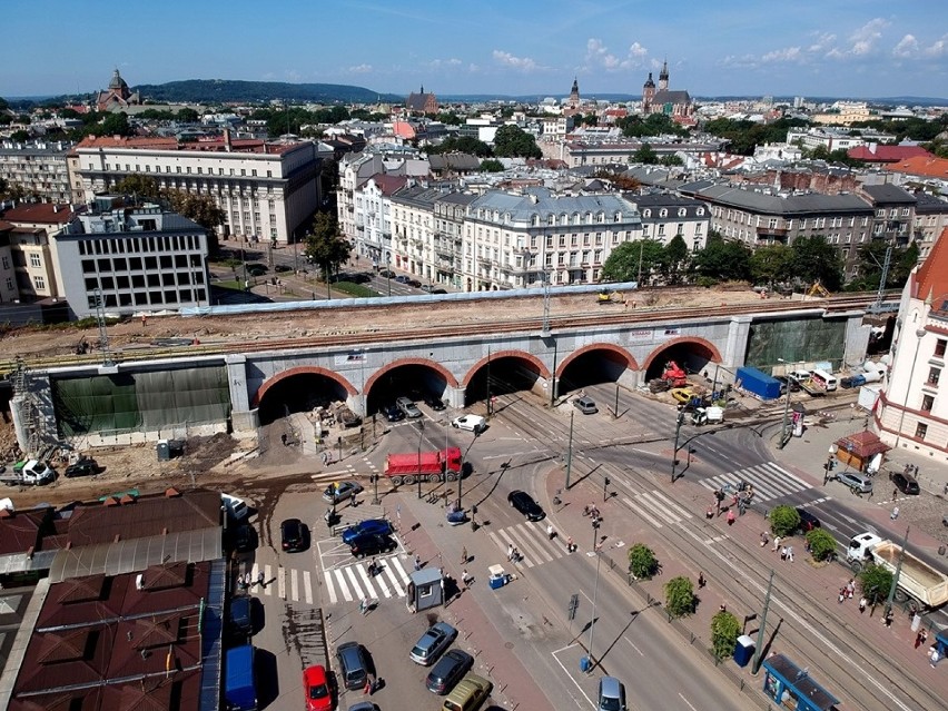 Kraków. Tak powstają nowe estakady kolejowe w środku miasta [ZDJĘCIA]