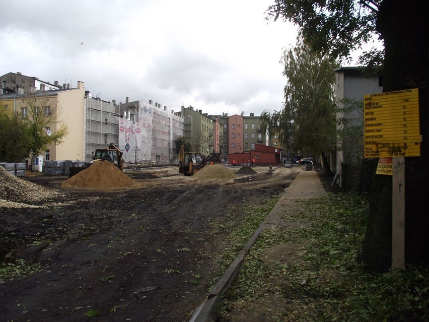 Budują parking między ulicą Modrzejowską i Małachowskiego [ZDJĘCIA]